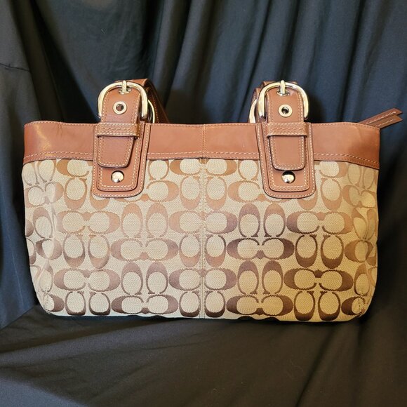 COACH Signature Pleated Shoulder tote in Brown/Beige. Perfect classic fall bag! - Picture 8 of 16